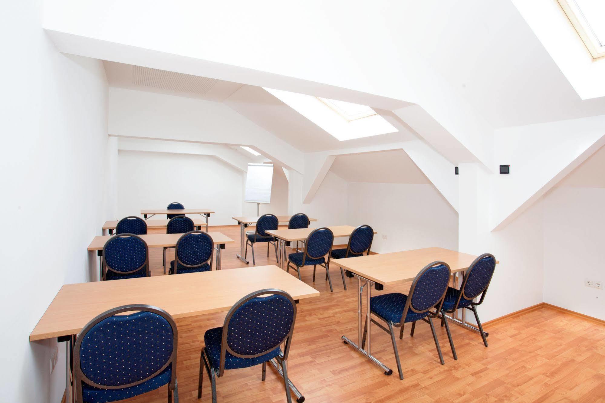 Hotel A&o Laim 2*